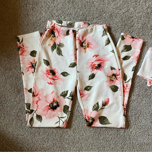 Matching set - Picture 3 of 3